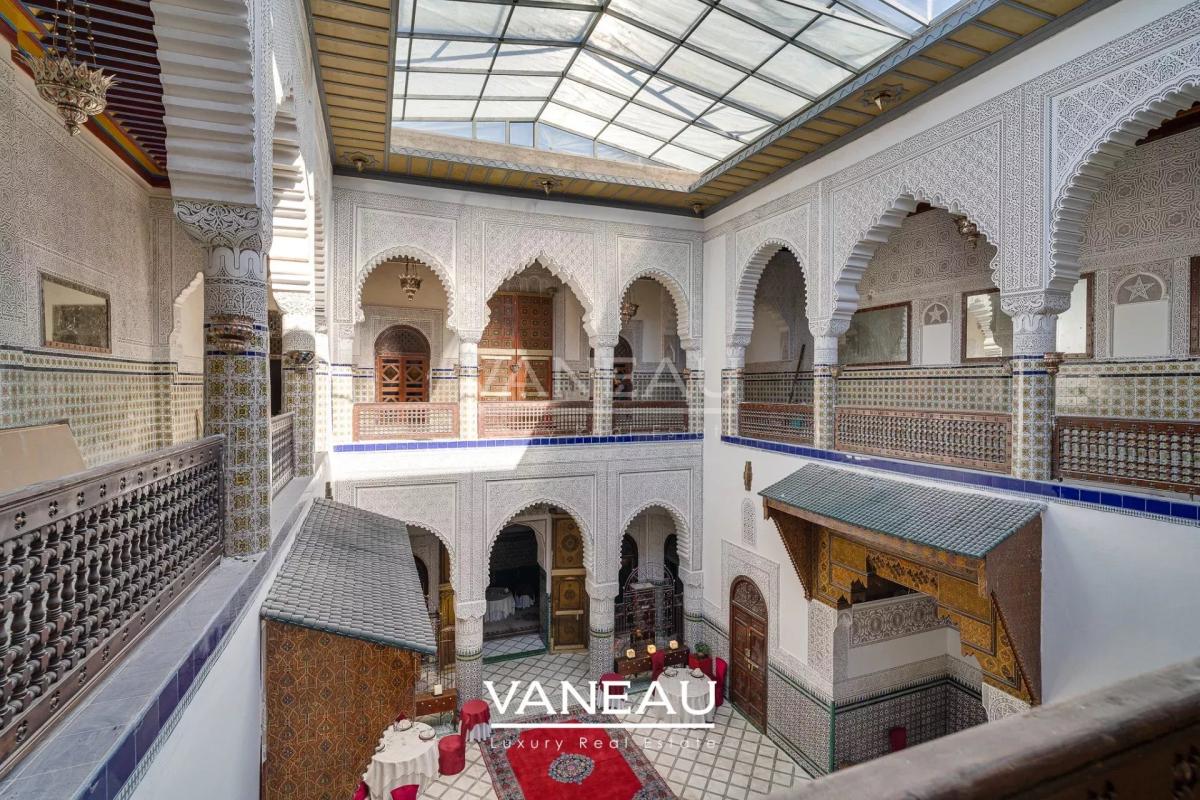 Riad Historique à Vendre - 770 m² au Sol