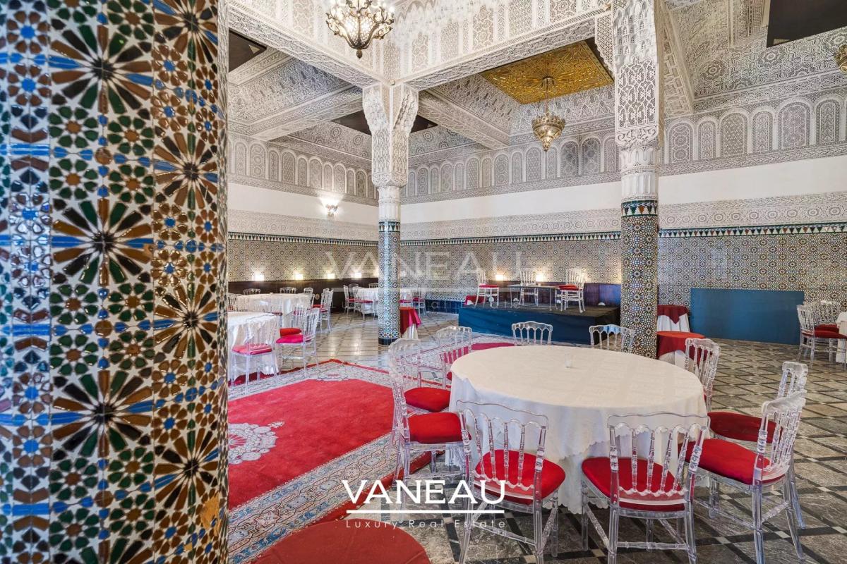 Riad Historique à Vendre - 770 m² au Sol