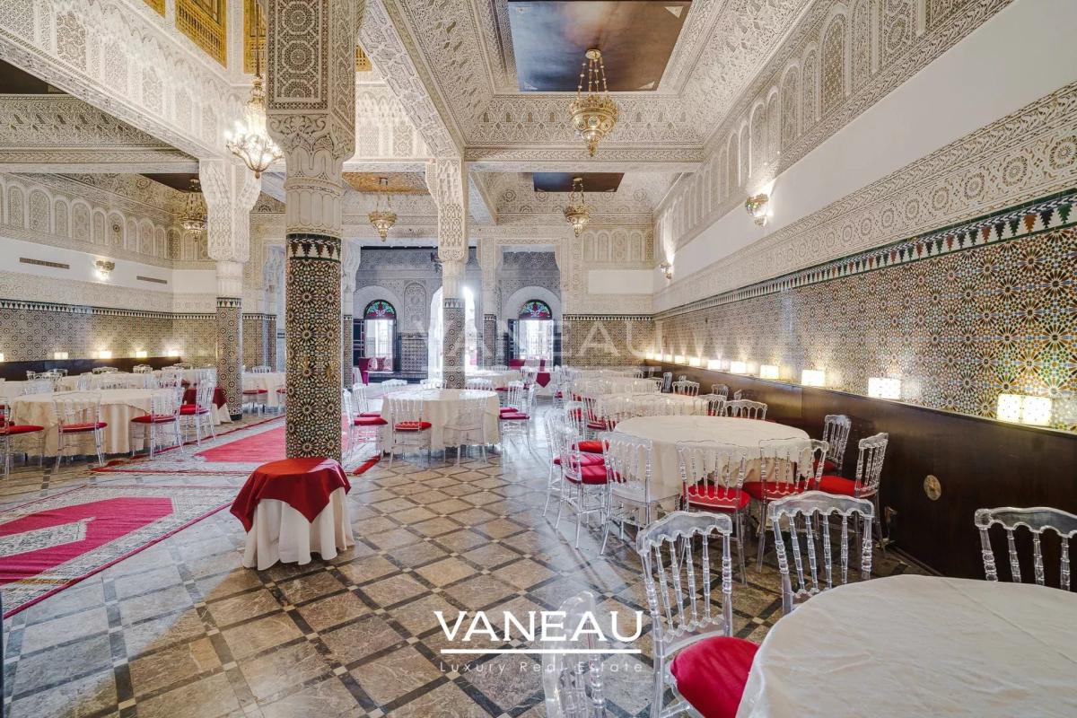 Riad Historique à Vendre - 770 m² au Sol