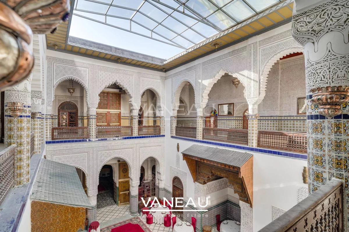 Riad Historique à Vendre - 770 m² au Sol