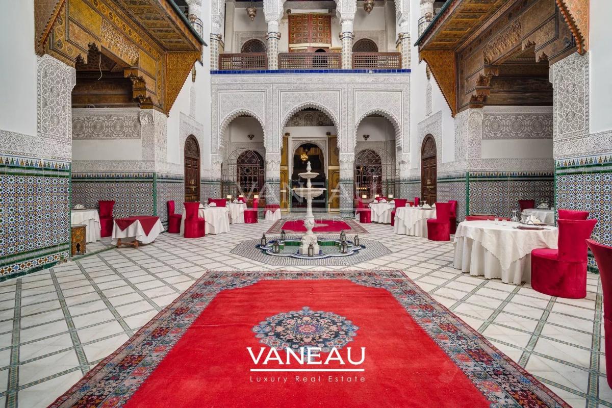 Riad Historique à Vendre - 770 m² au Sol