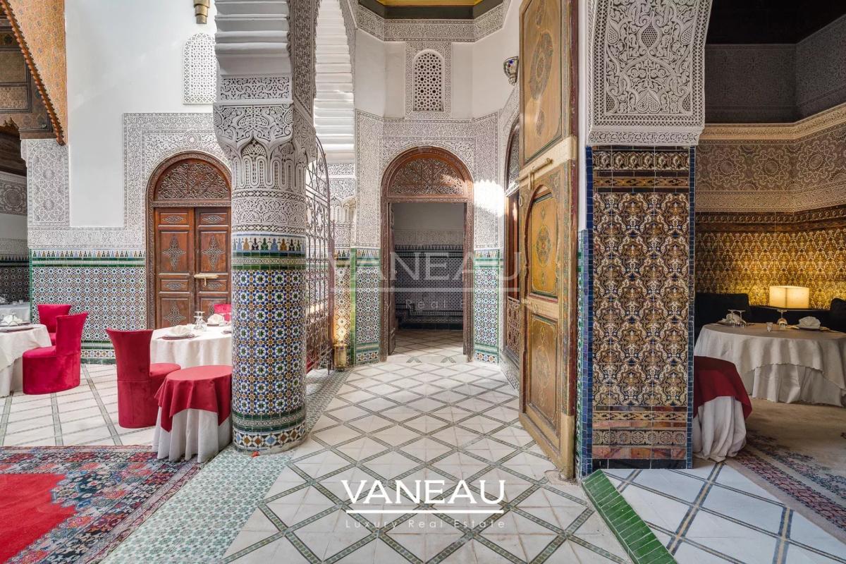 Riad Historique à Vendre - 770 m² au Sol
