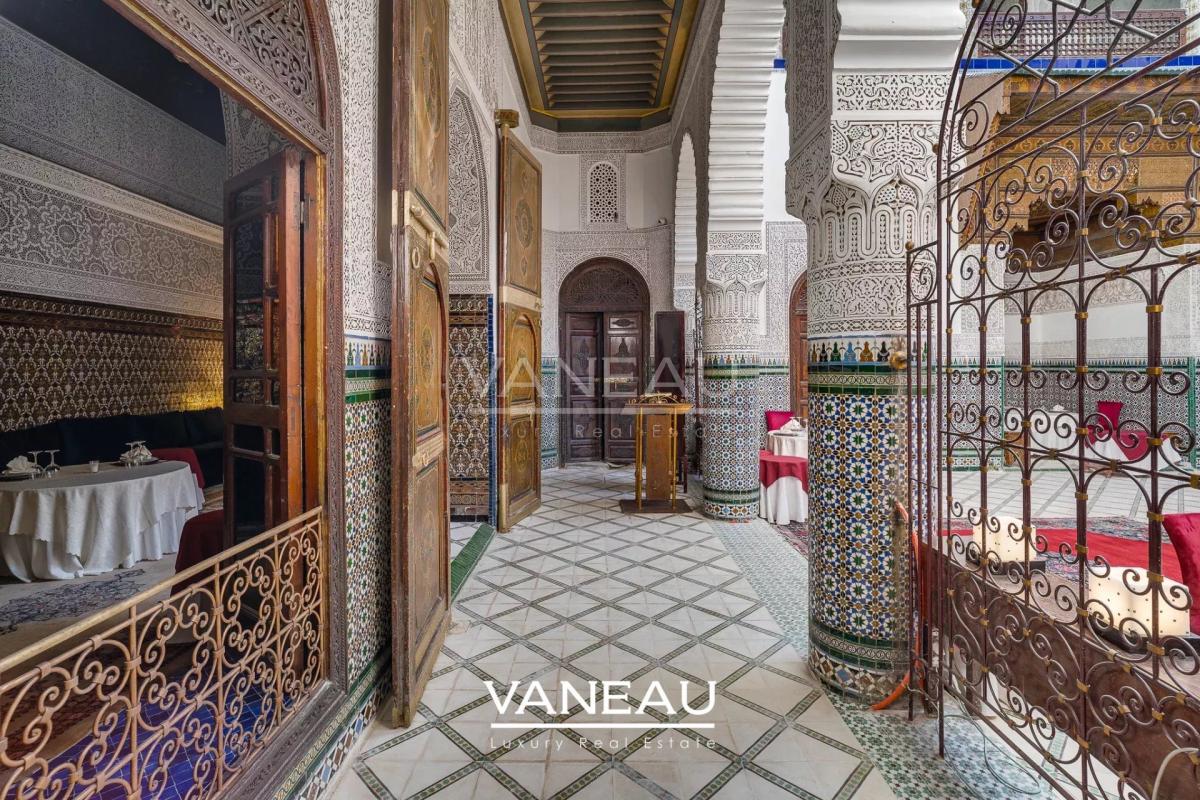 Riad Historique à Vendre - 770 m² au Sol