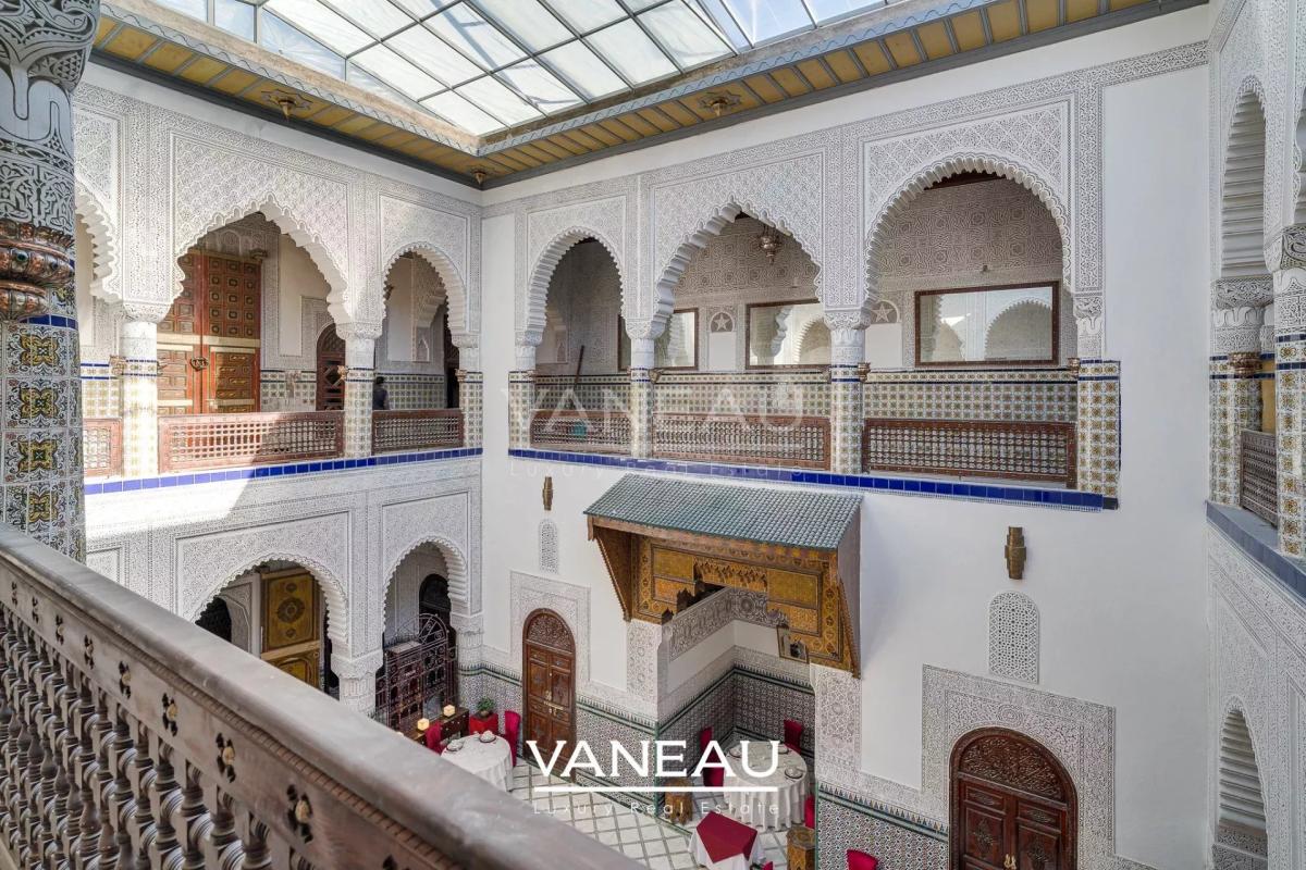 Riad Historique à Vendre - 770 m² au Sol