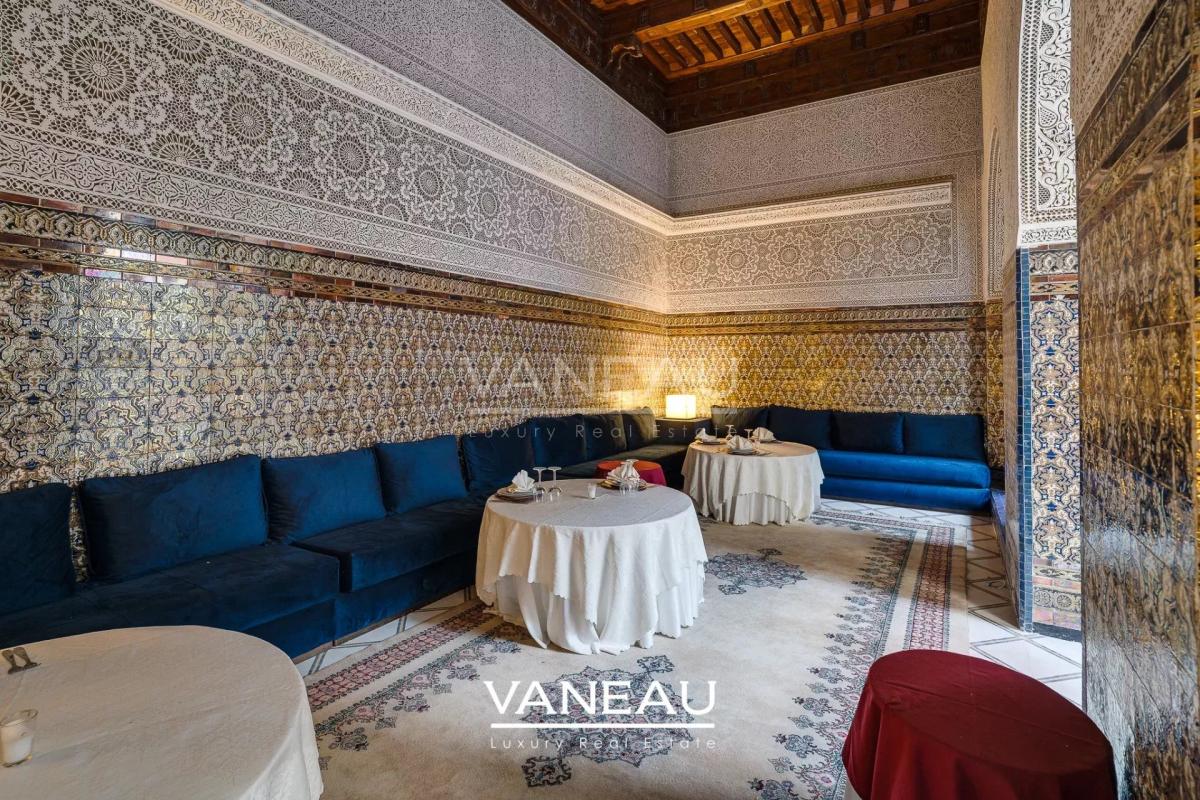 Riad Historique à Vendre - 770 m² au Sol
