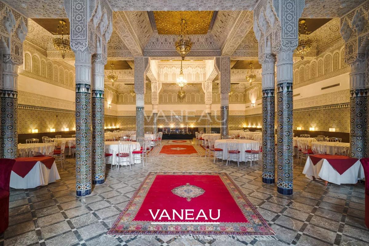 Riad Historique à Vendre - 770 m² au Sol