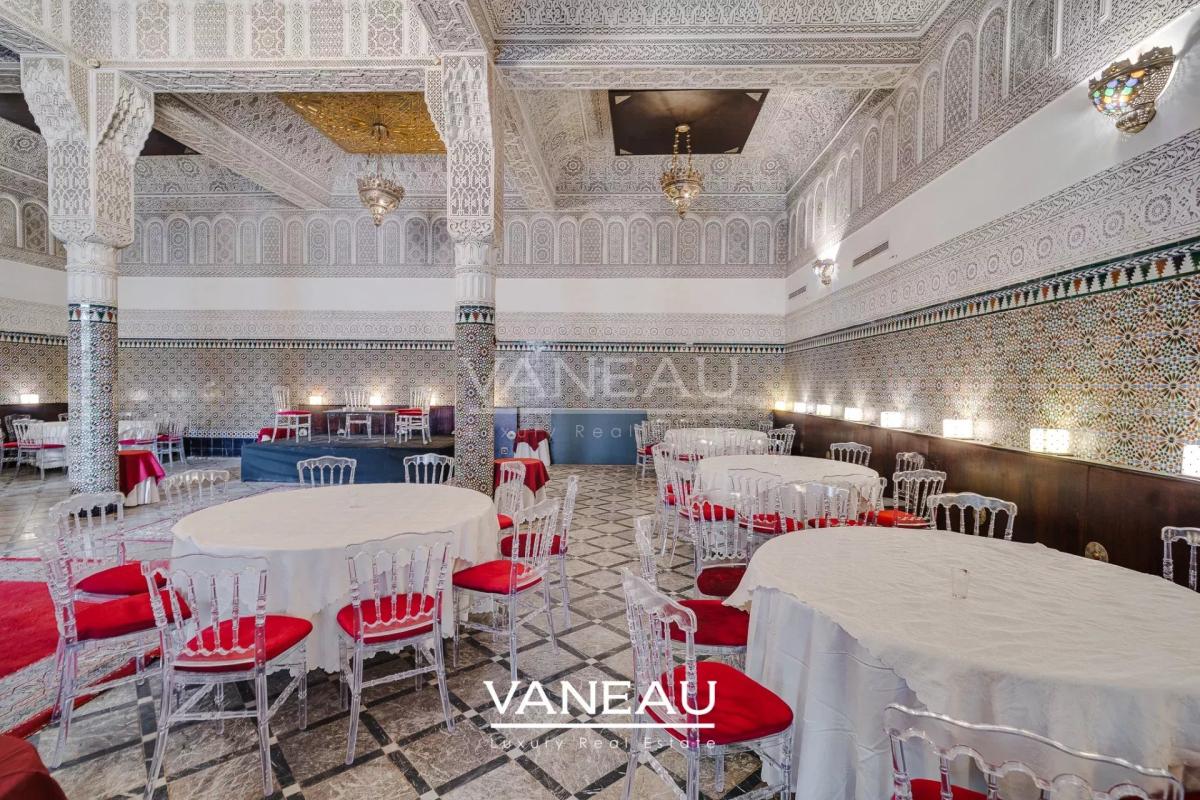 Riad Historique à Vendre - 770 m² au Sol
