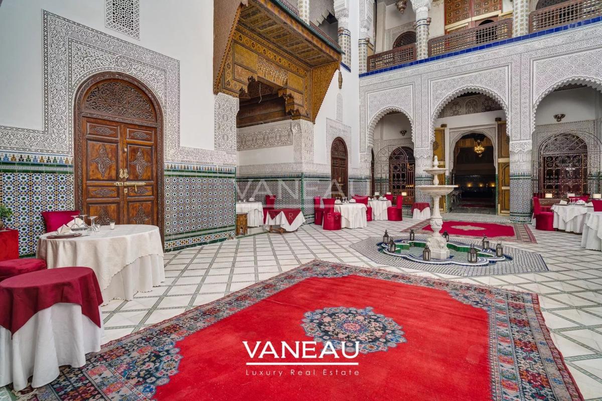 Riad Historique à Vendre - 770 m² au Sol