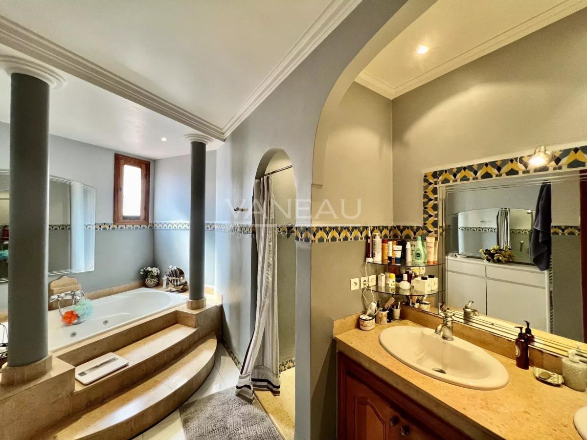 Magnifique maison de maître à Vendre à 10 min du centre ville