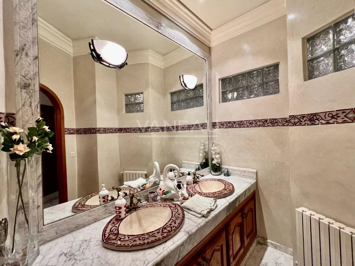 Magnifique maison de maître à Vendre à 10 min du centre ville