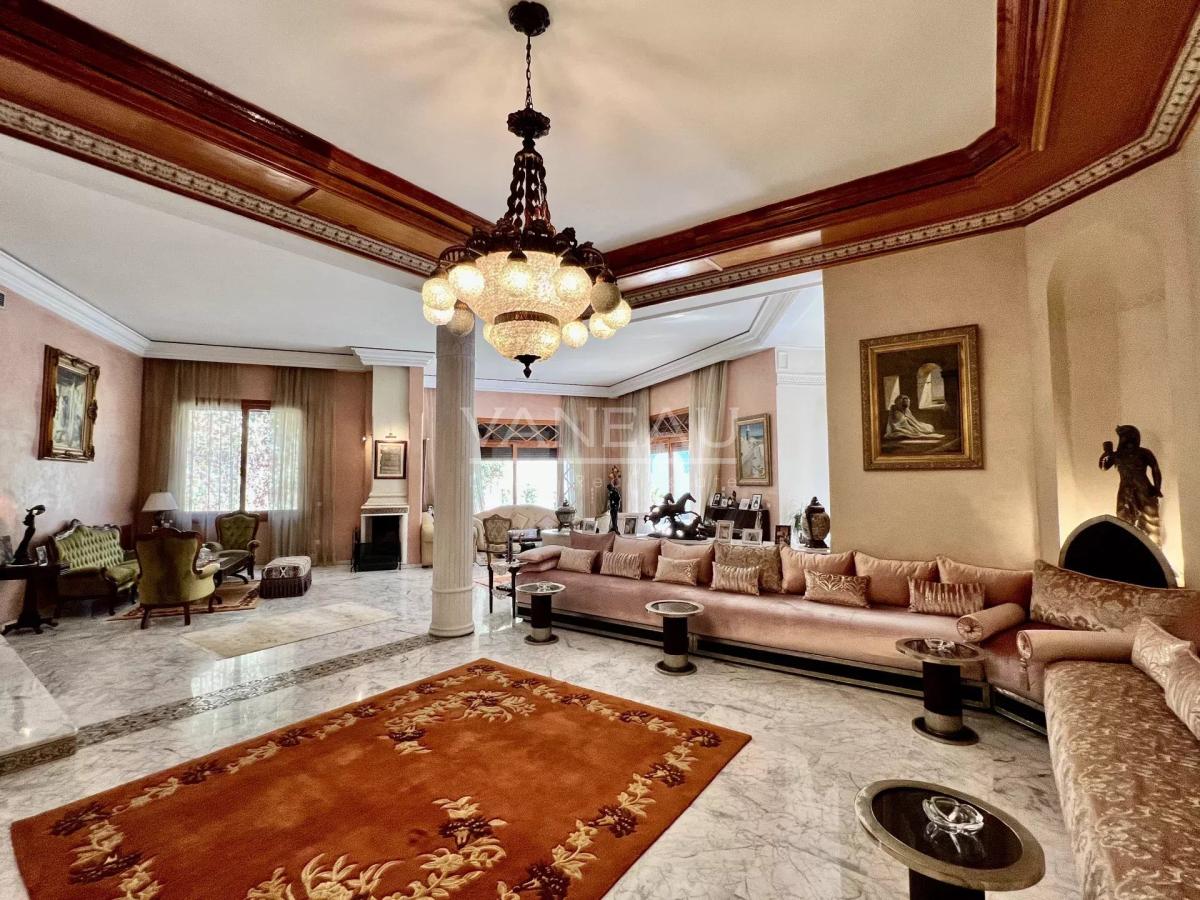 Magnifique maison de maître à Vendre à 10 min du centre ville