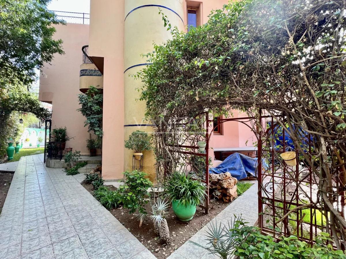 Magnifique maison de maître à Vendre à 10 min du centre ville