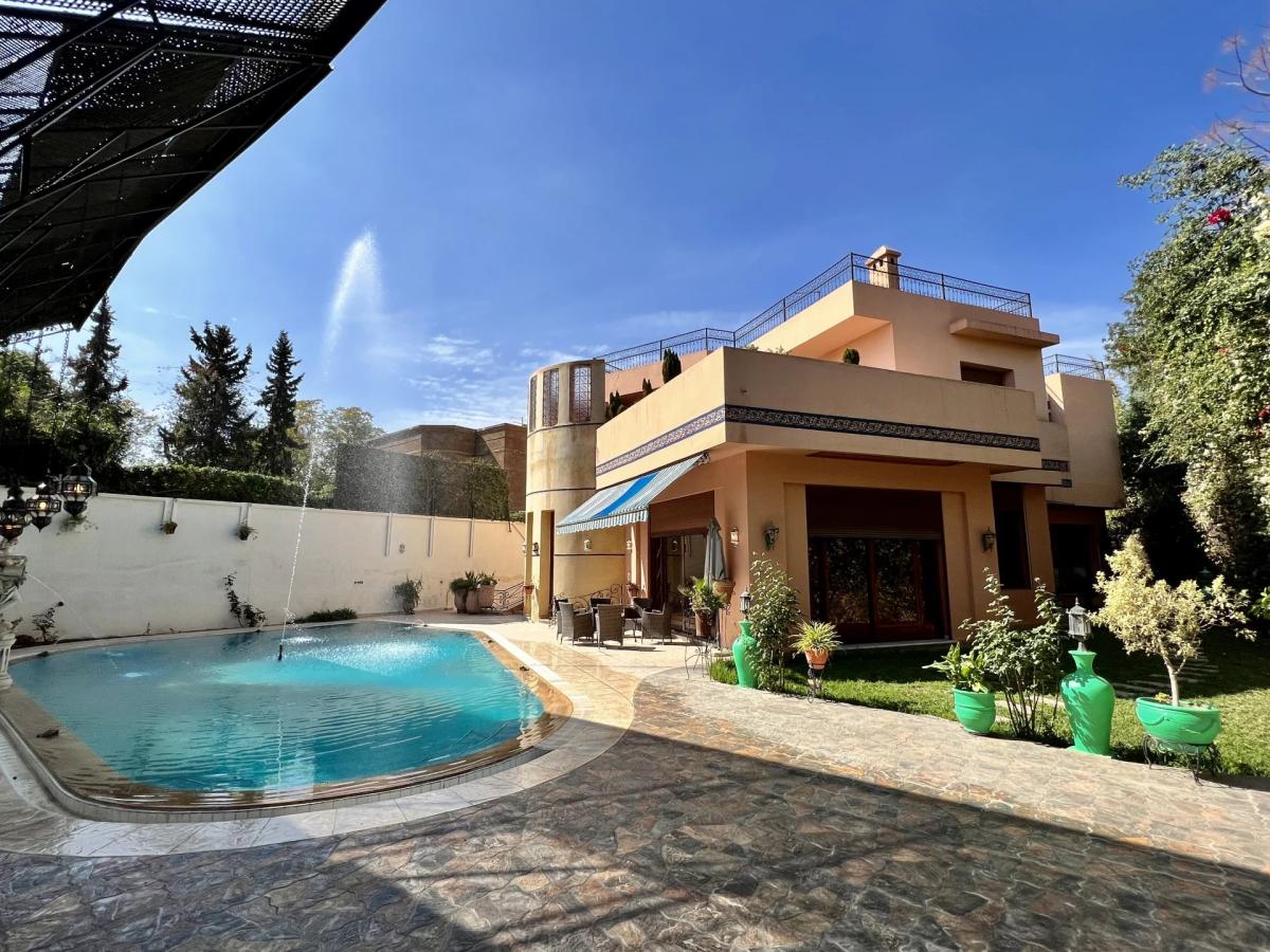 Magnifique maison de maître à Vendre à 10 min du centre ville