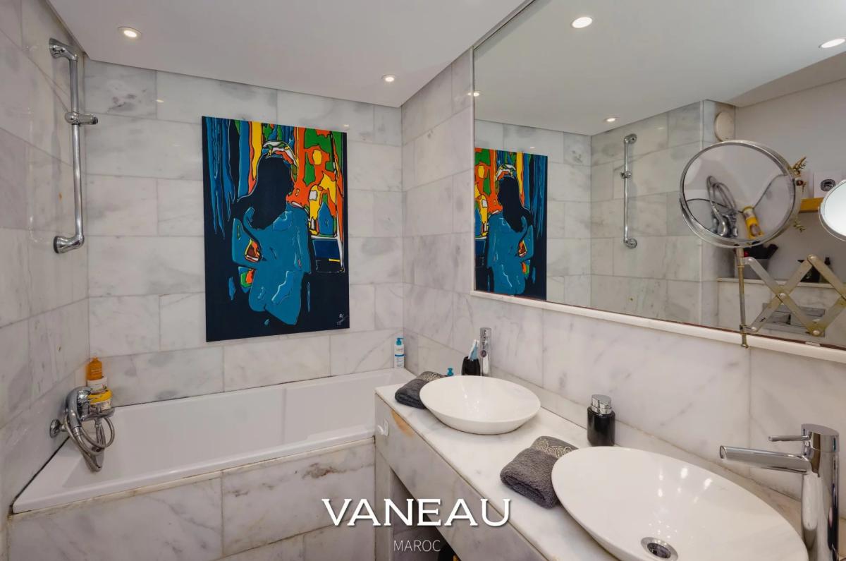 Appartement de 154 m² à vendre à Dar Bouazza, Maroc