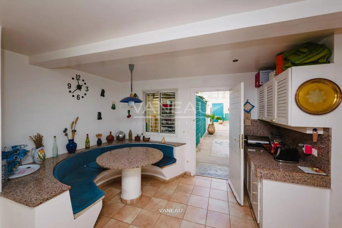Superbe villa de 800 m² à vendre aux Crêtes (Haut Polo)  à Casab