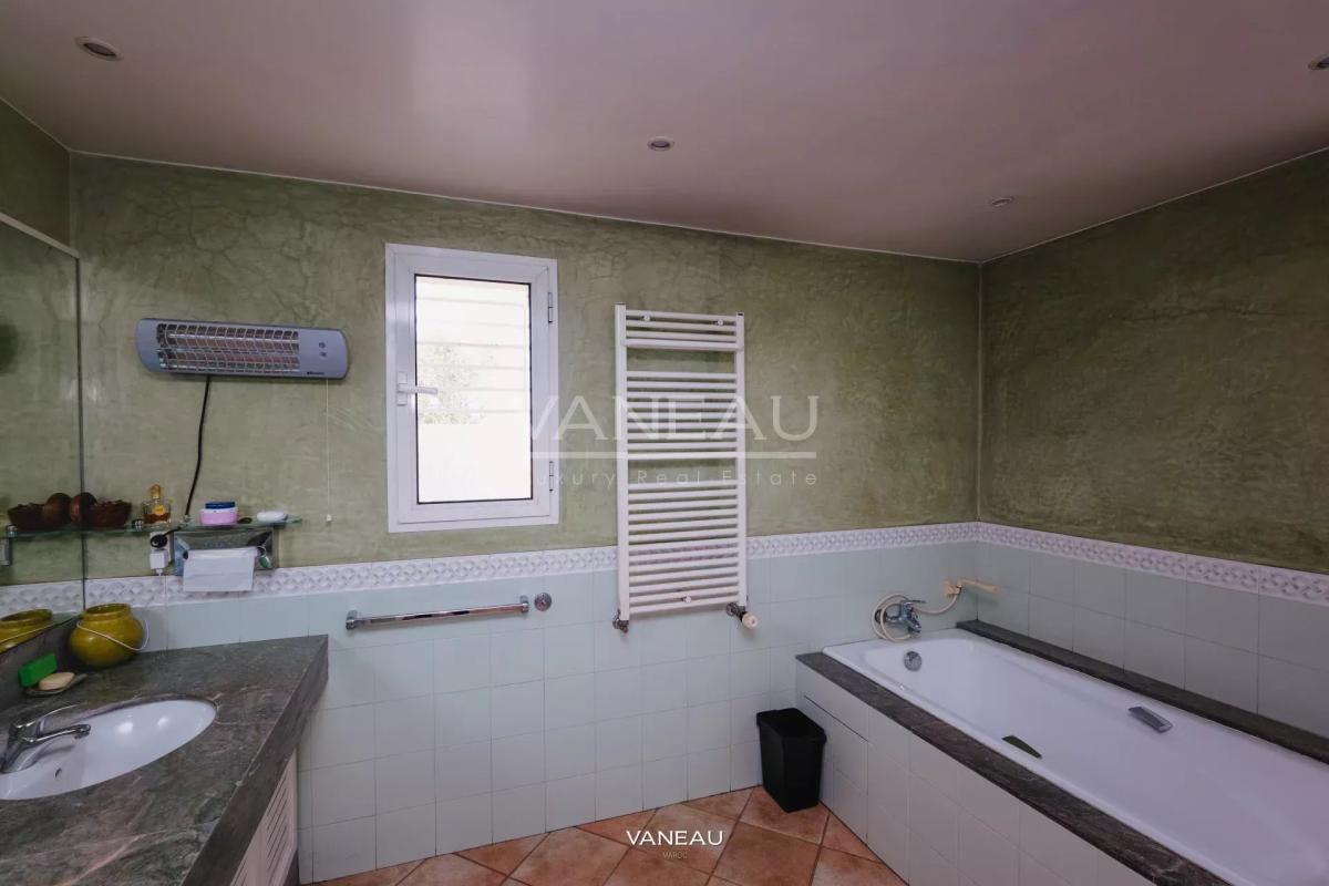 Superbe villa de 800 m² à vendre aux Crêtes (Haut Polo)  à Casab