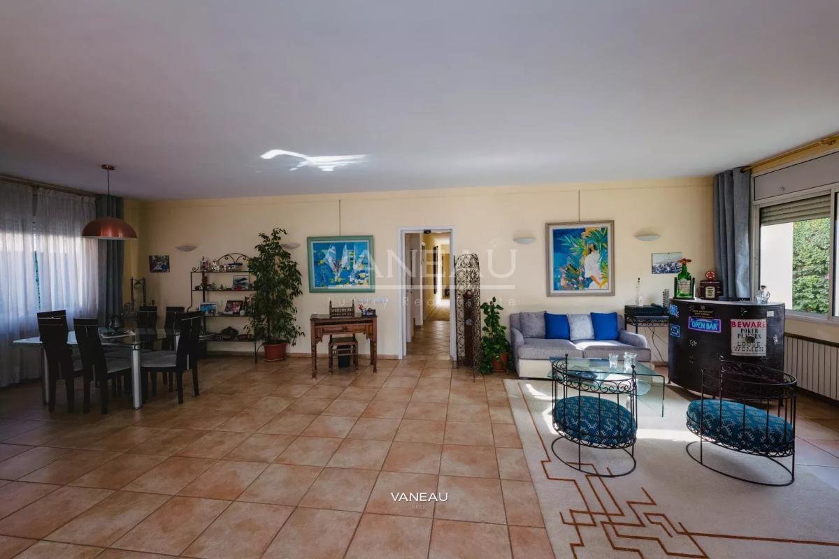 Superbe villa de 800 m² à vendre aux Crêtes (Haut Polo)  à Casab