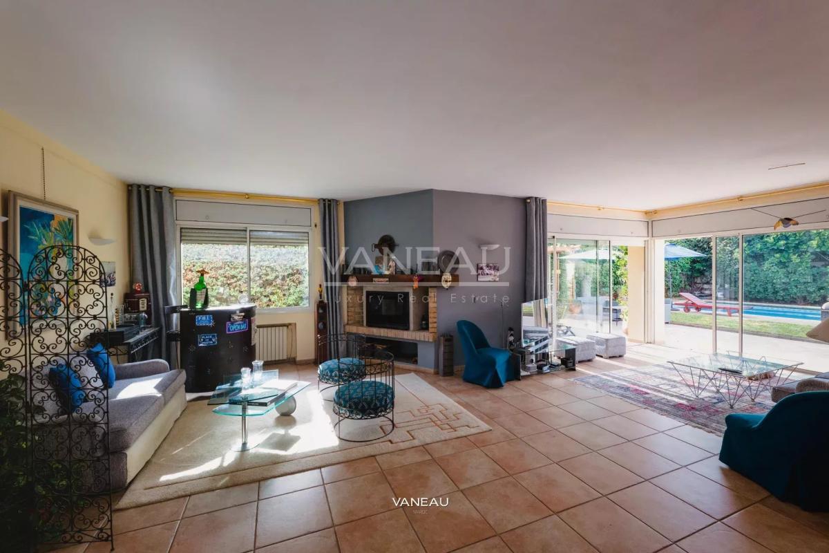 Superbe villa de 800 m² à vendre aux Crêtes (Haut Polo)  à Casab