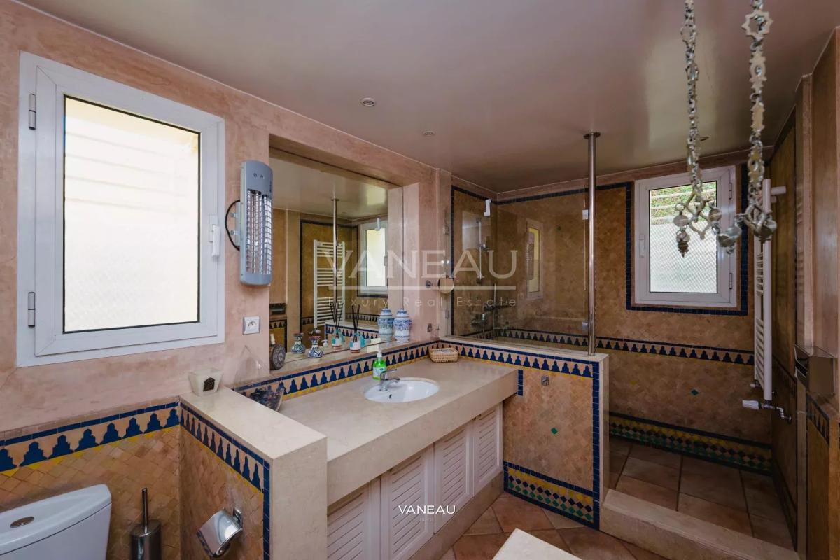 Superbe villa de 800 m² à vendre aux Crêtes (Haut Polo)  à Casab
