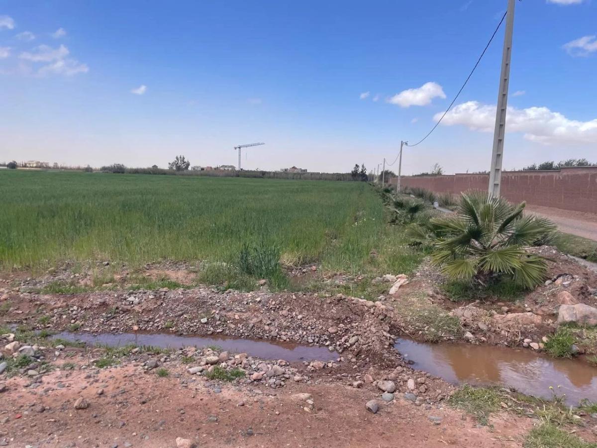 ****Route de Tahanaout Terrain constructible***
