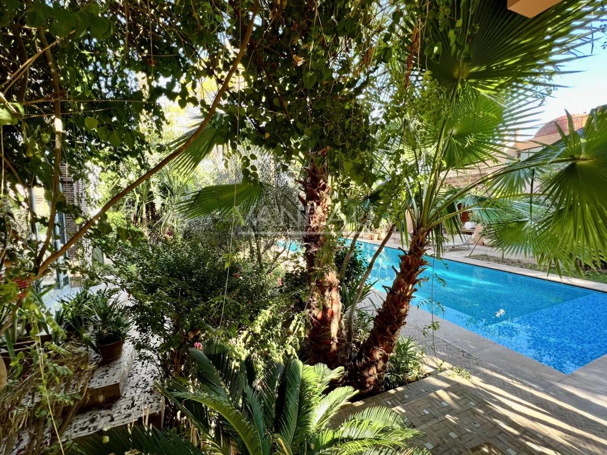 Maison de Maitre avec piscine 10 min du centre ville