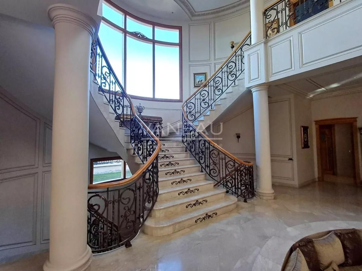 Villa de 1 042 m²  à vendre - Californie Casa