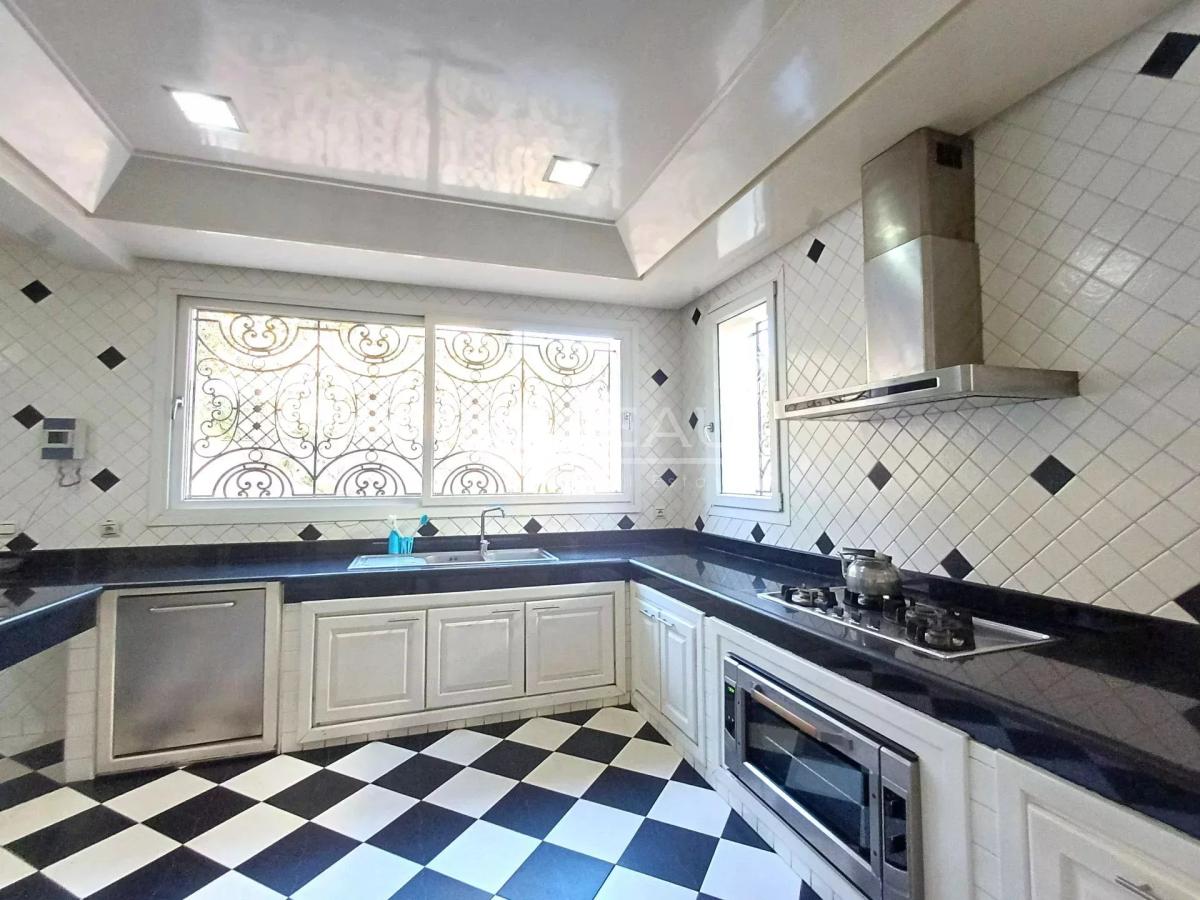 Villa de 1 042 m²  à vendre - Californie Casa