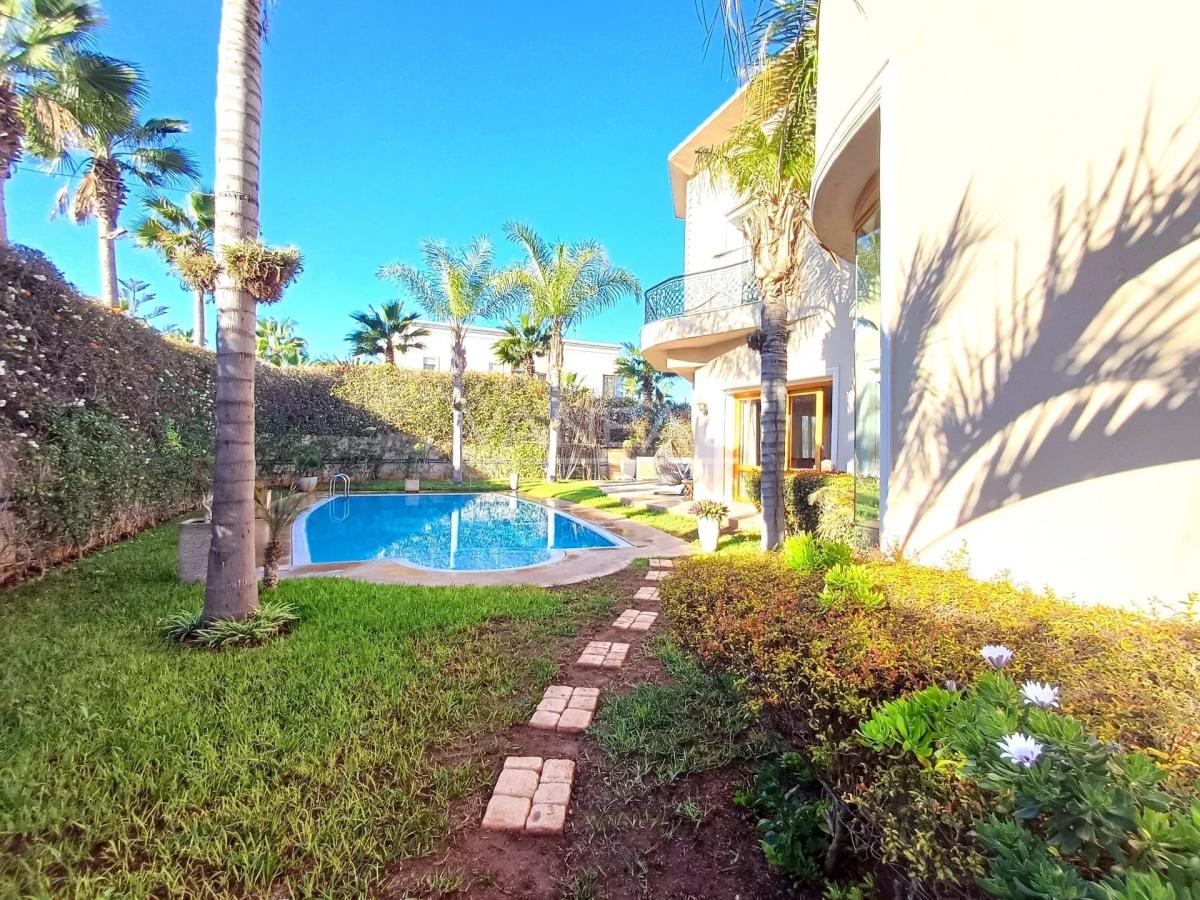 Villa de 1 042 m²  à vendre - Californie Casa