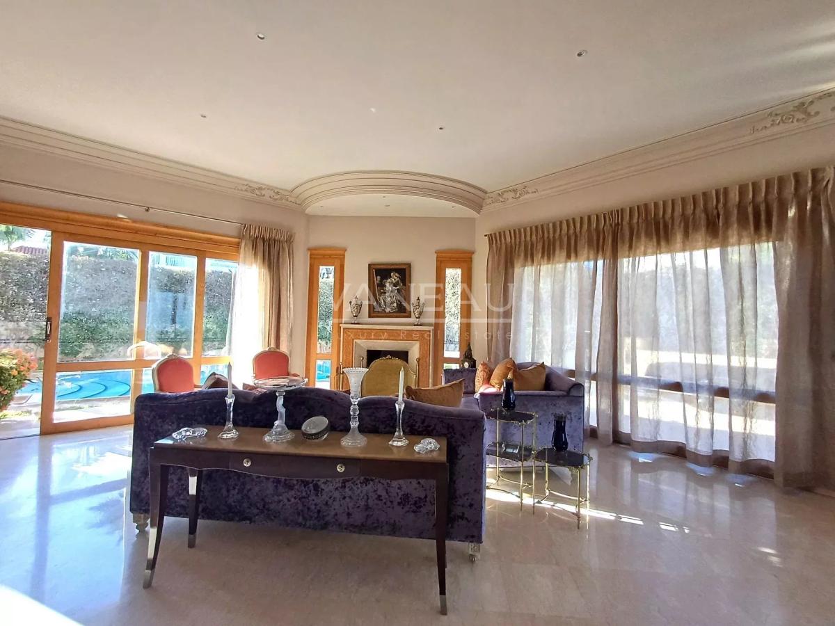 Villa de 1 042 m²  à vendre - Californie Casa