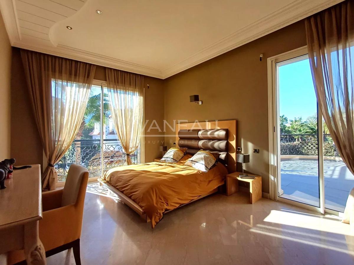 Villa de 1 042 m²  à vendre - Californie Casa