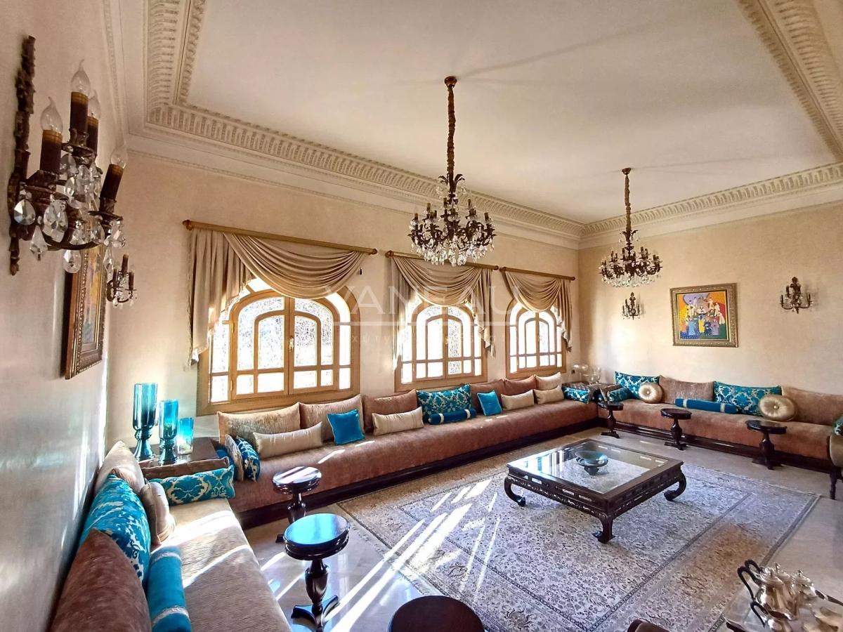 Villa de 1 042 m²  à vendre - Californie Casa