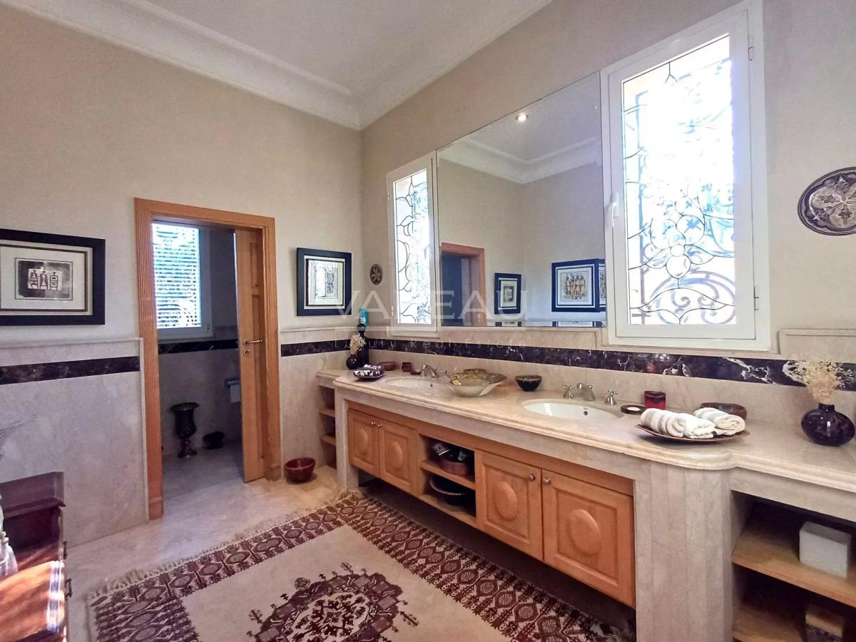 Villa de 1 042 m²  à vendre - Californie Casa