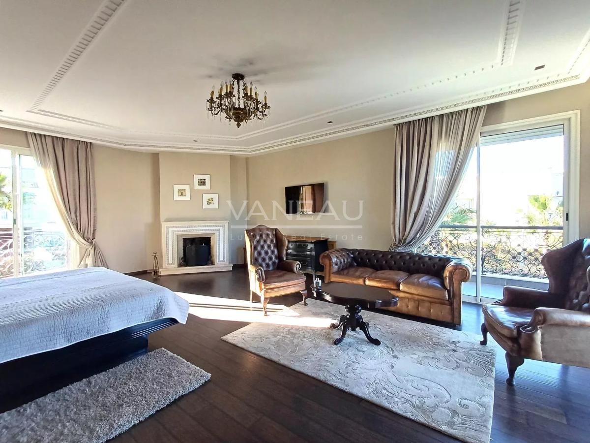 Villa de 1 042 m²  à vendre - Californie Casa