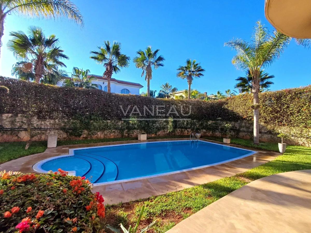 Villa de 1 042 m²  à vendre - Californie Casa