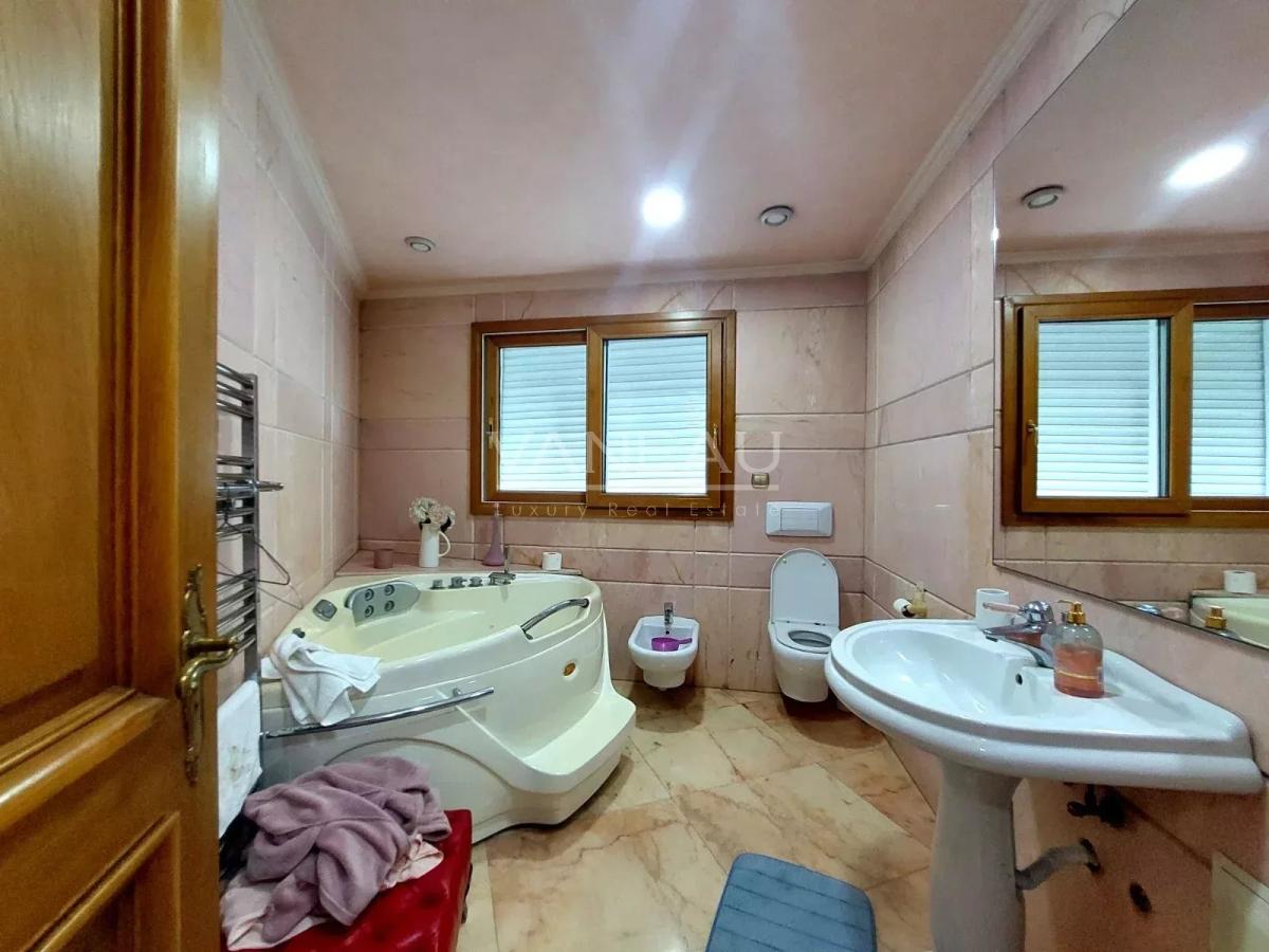 Villa de prestige à vendre - Quartier Californie - 2 500 m²
