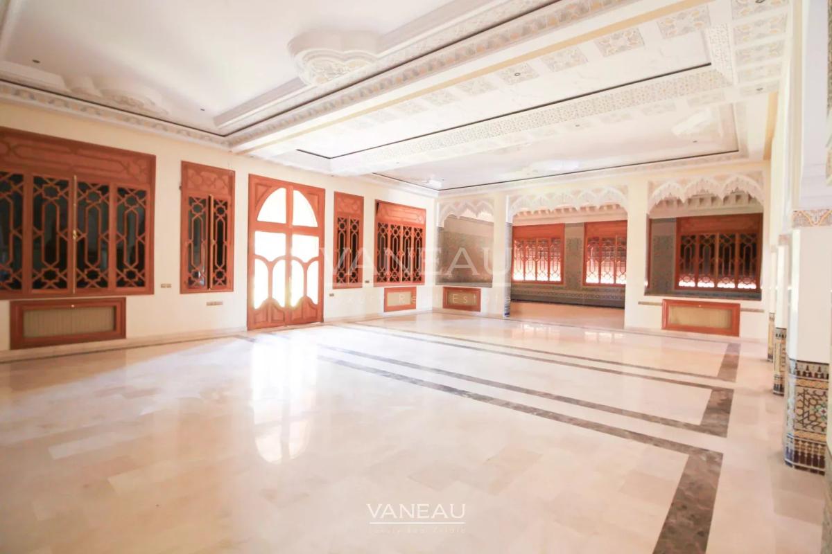 Villa Route de Tahanaout de 1340m²