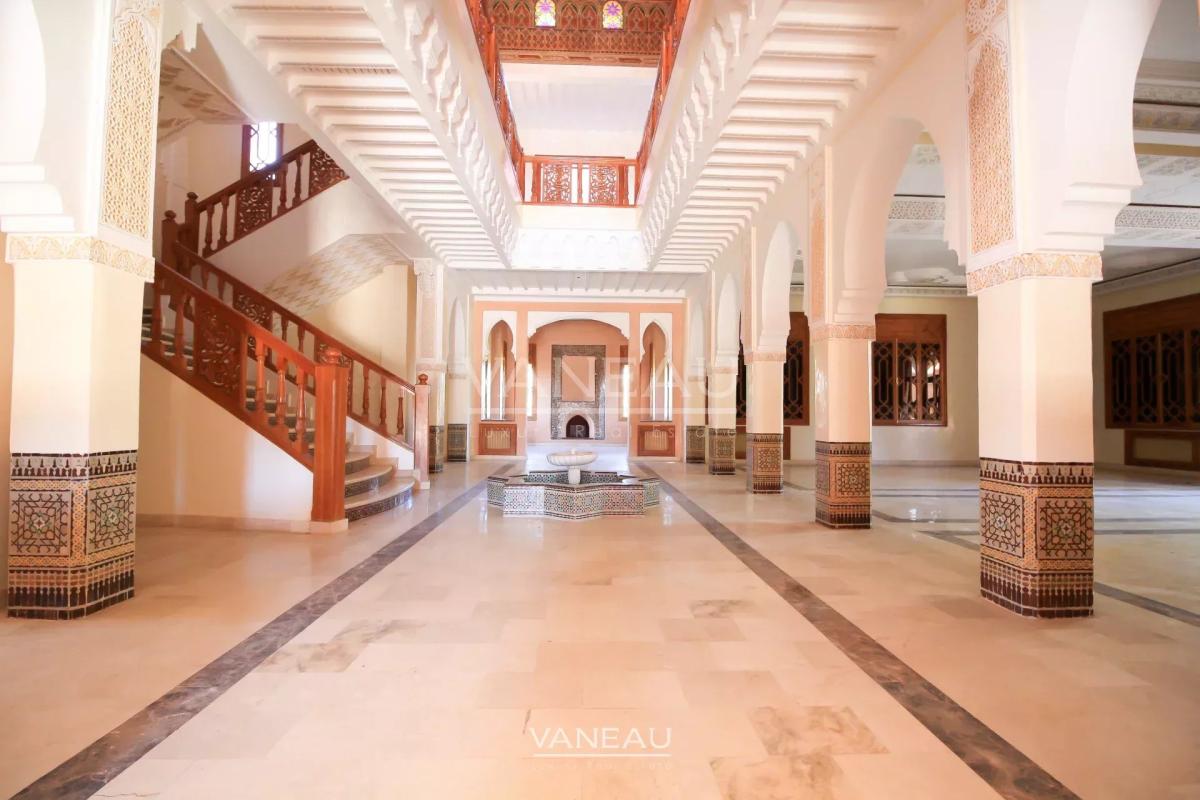 Villa Route de Tahanaout de 1340m²