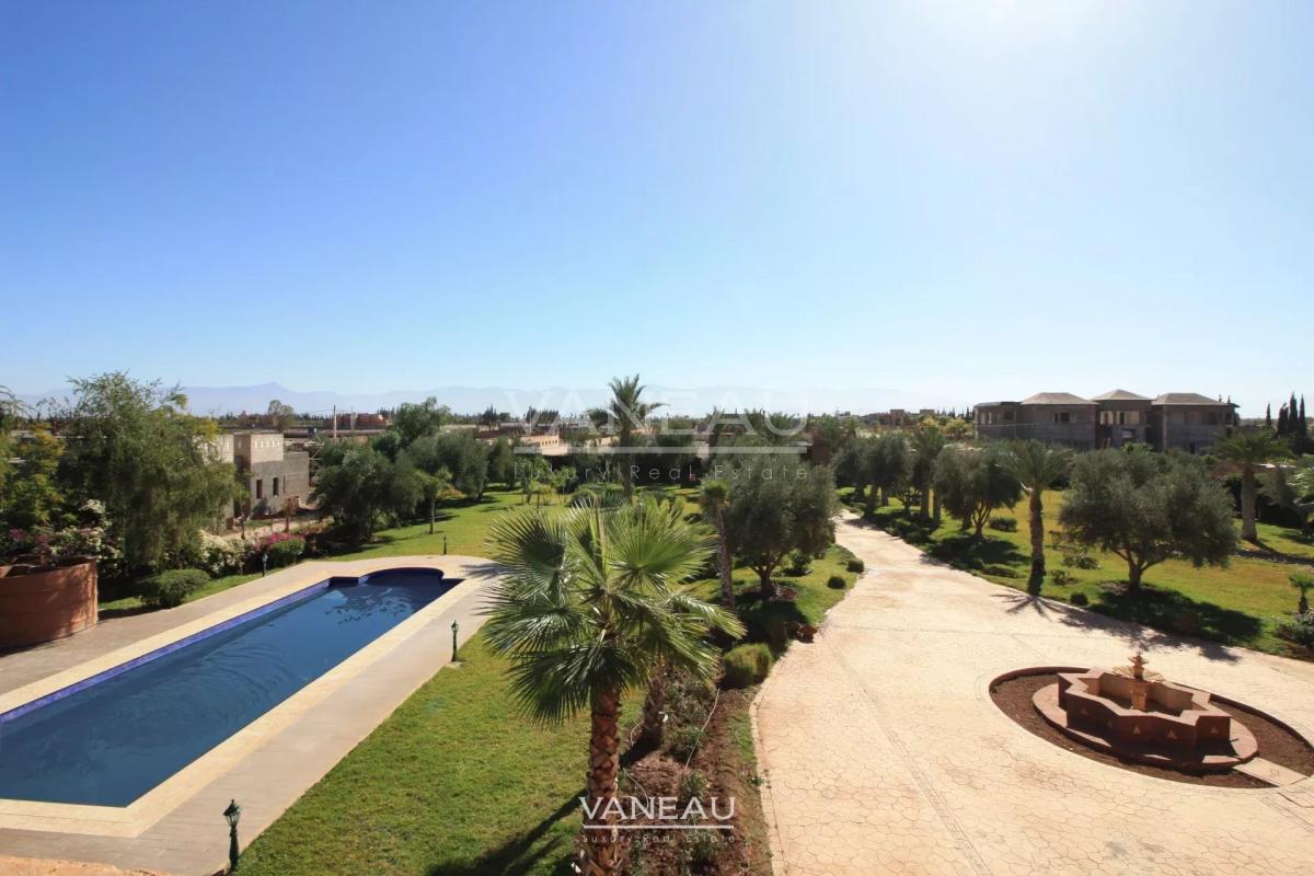 Villa Route de Tahanaout de 1340m²