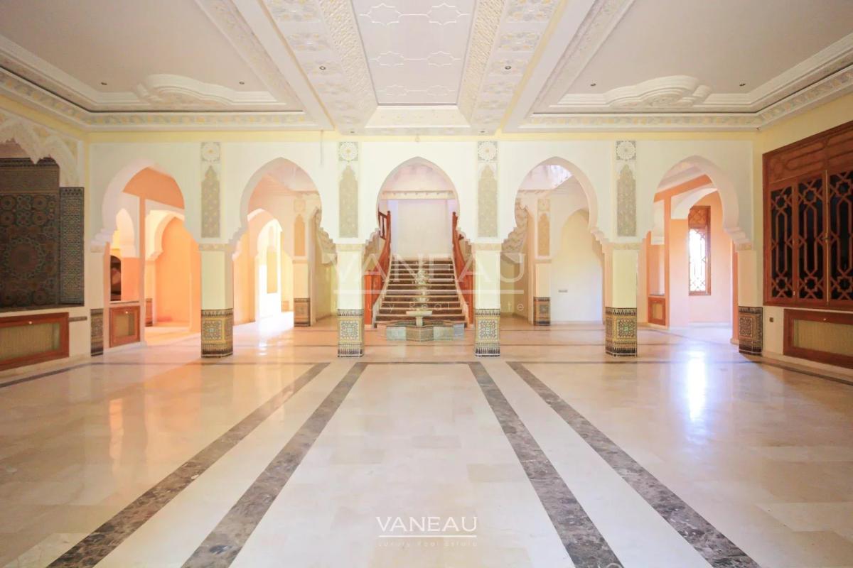 Villa Route de Tahanaout de 1340m²