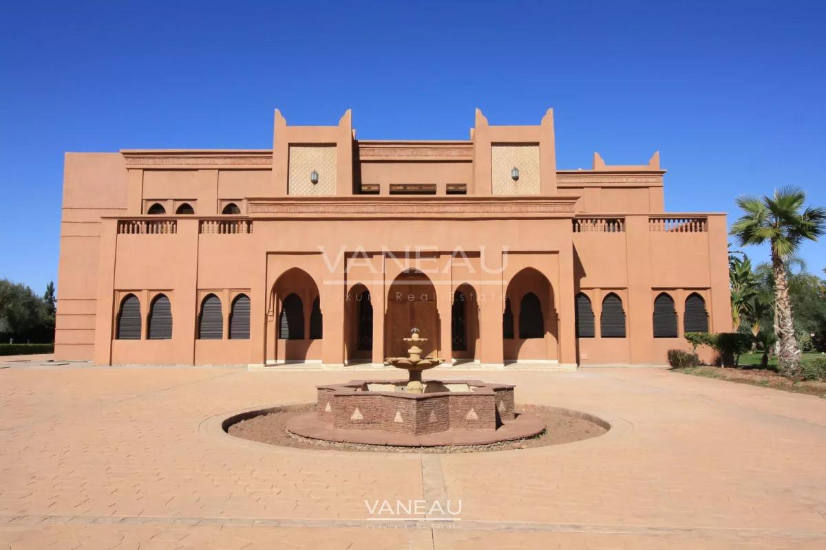 Villa Route de Tahanaout de 1340m²