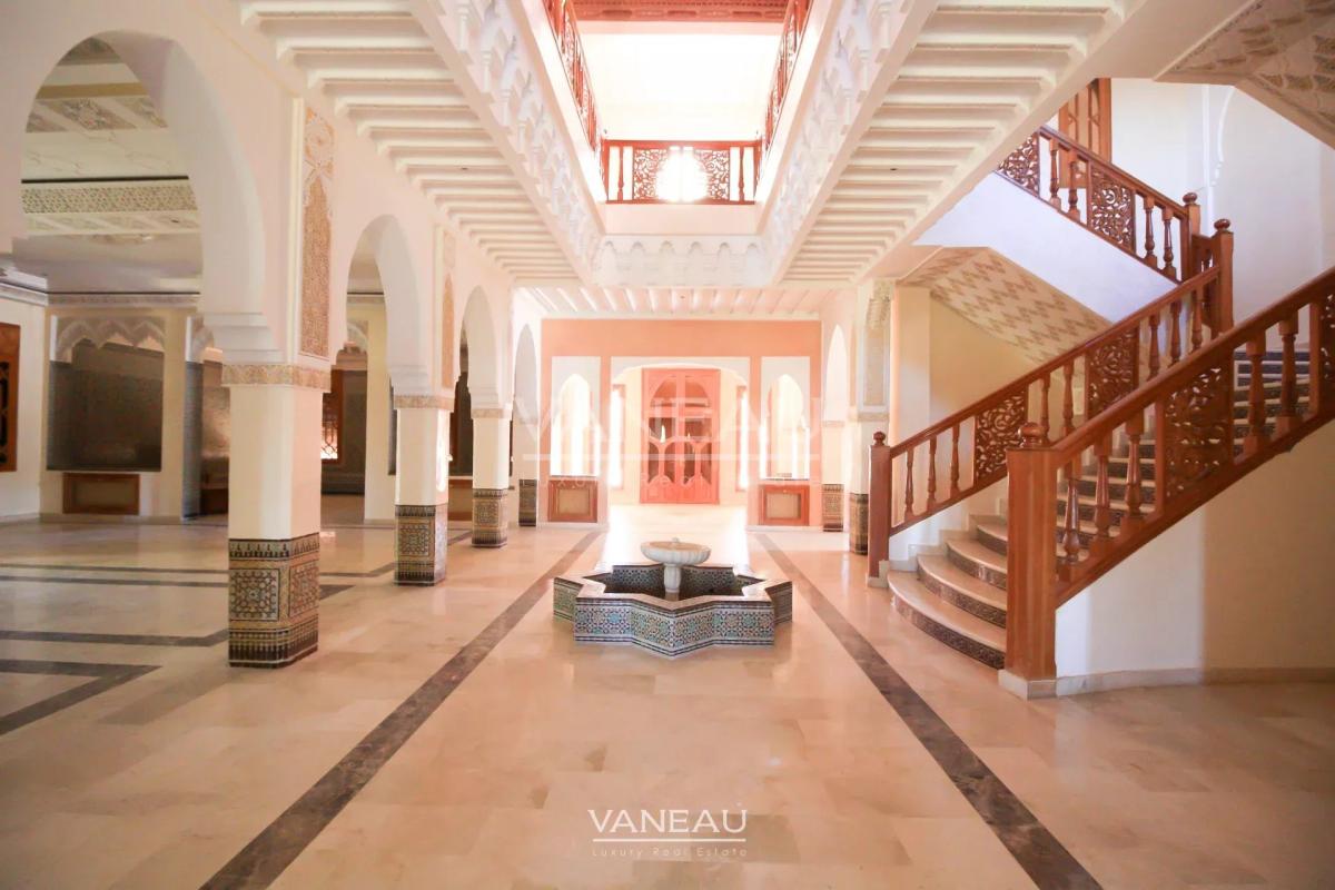 Villa Route de Tahanaout de 1340m²