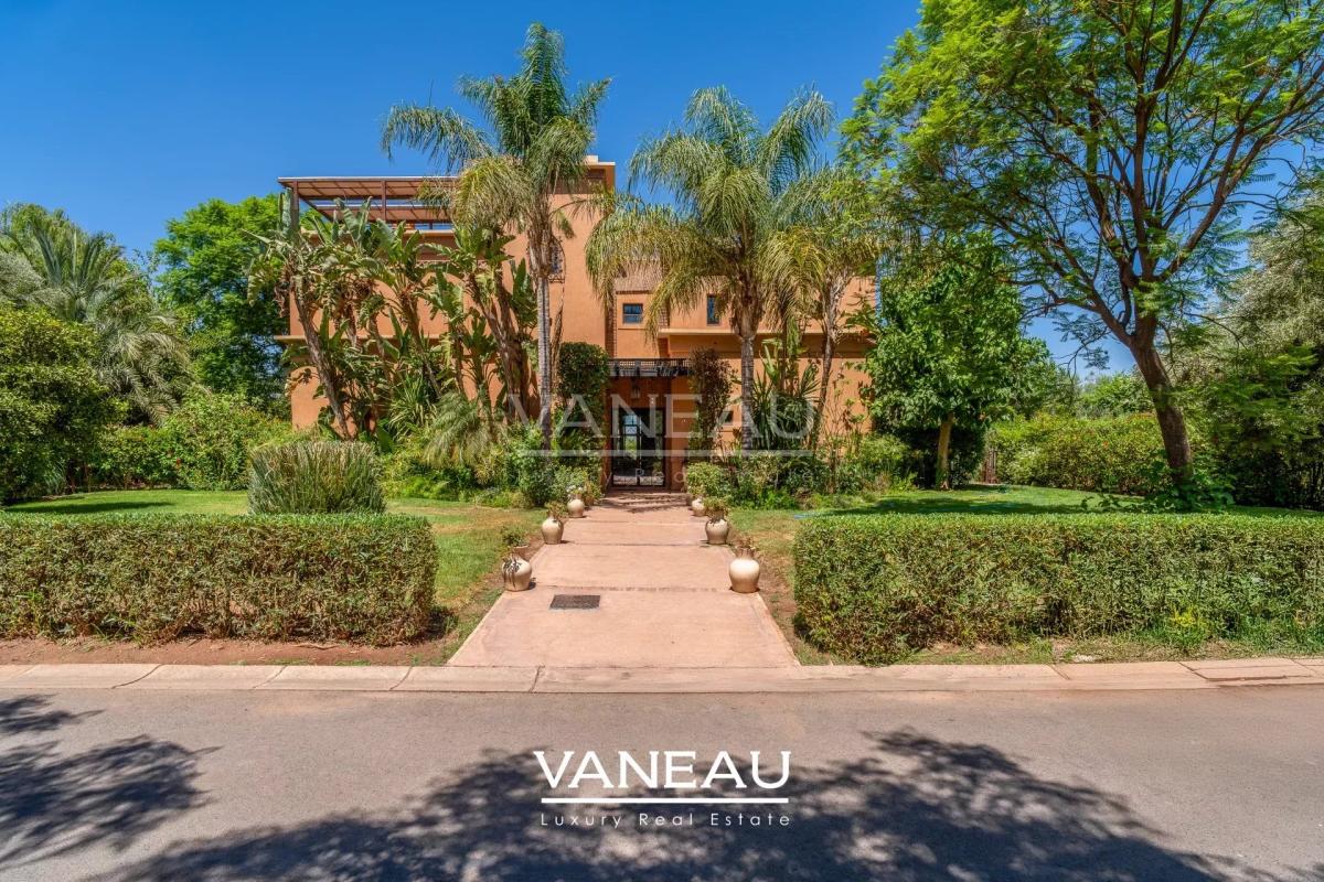 VILLA 5 CHAMBRES SUR GOLF