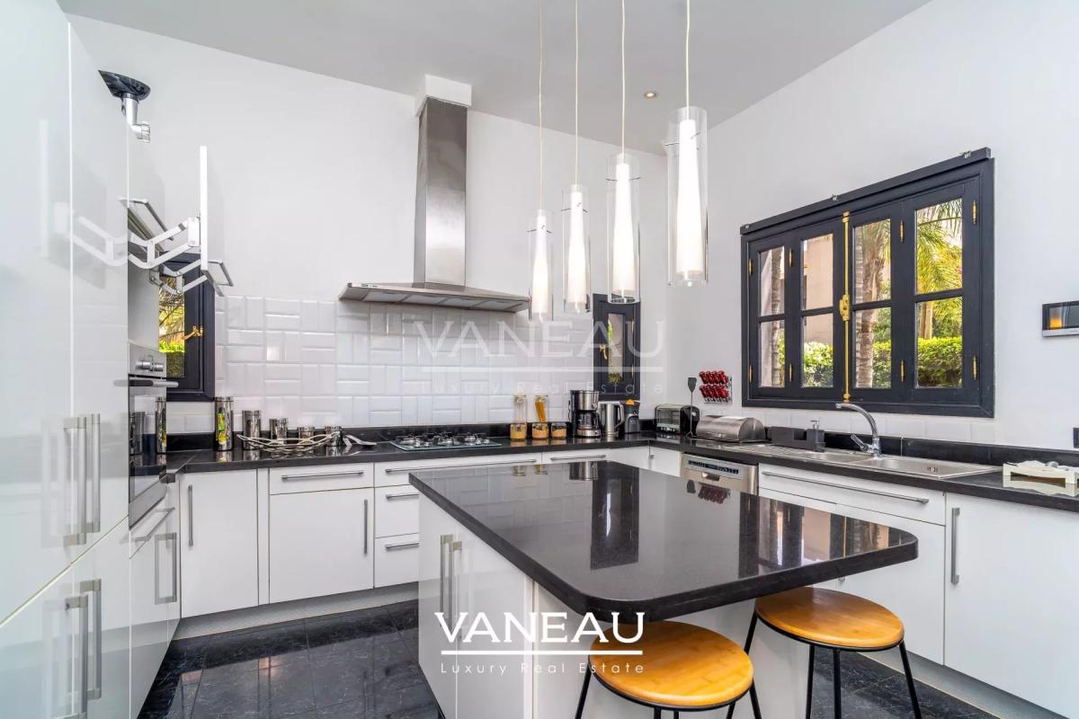 Produit rare splendide  villa   Km 8 route de l'Ourika