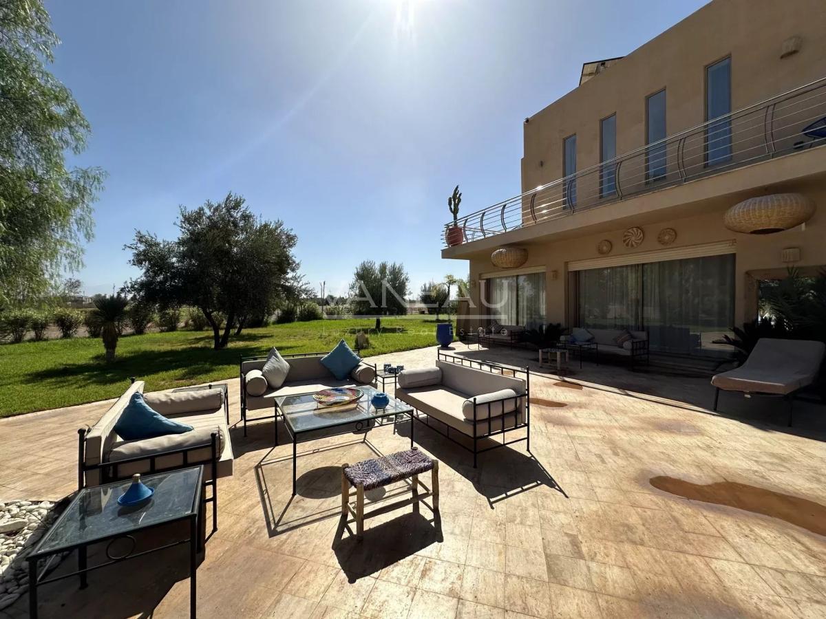 Magnifique villa front de golf à 5 min du centre ville