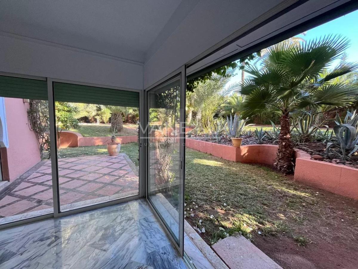 Grand appartement en duplex de trois chambres à la Palmeraie