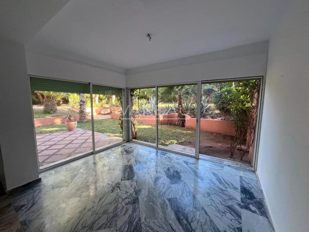Grand appartement en duplex de trois chambres à la Palmeraie