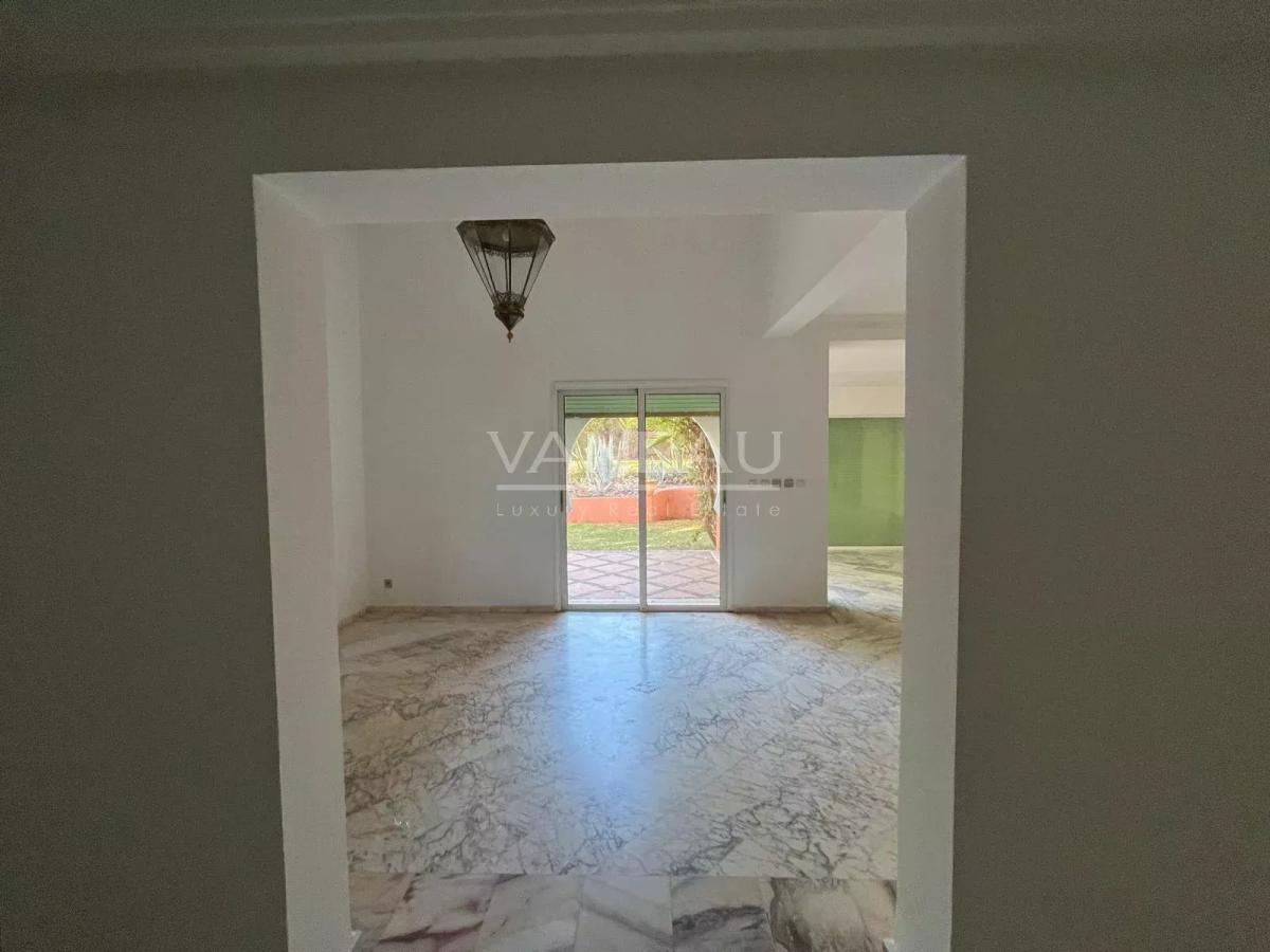 Grand appartement en duplex de trois chambres à la Palmeraie
