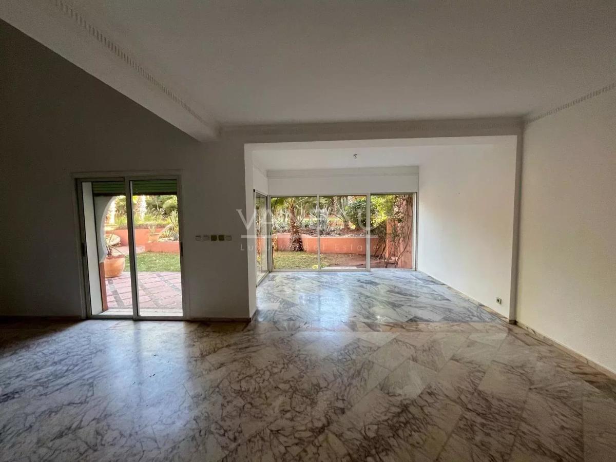 Grand appartement en duplex de trois chambres à la Palmeraie
